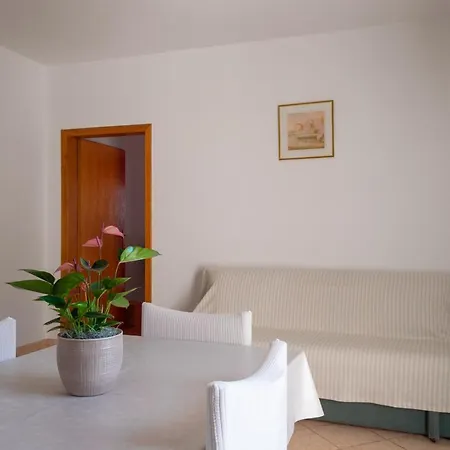 Tea Apartment *